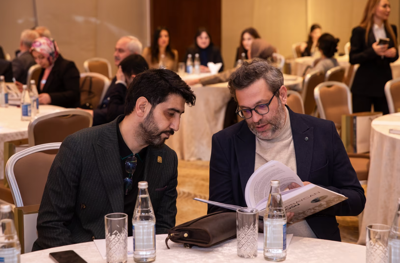 bp və TLM Azərbaycan kino ensiklopediyasını təqdim etdi (FOTO)